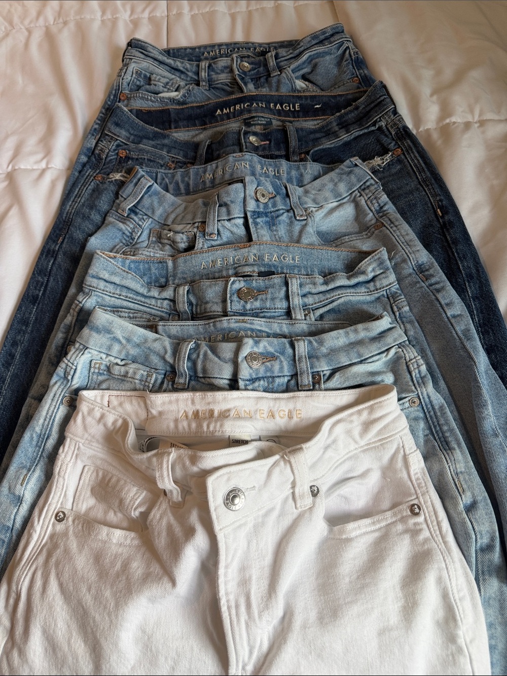 6 American Eagle Outfitters Women’s Jeans - White and Denim Mix